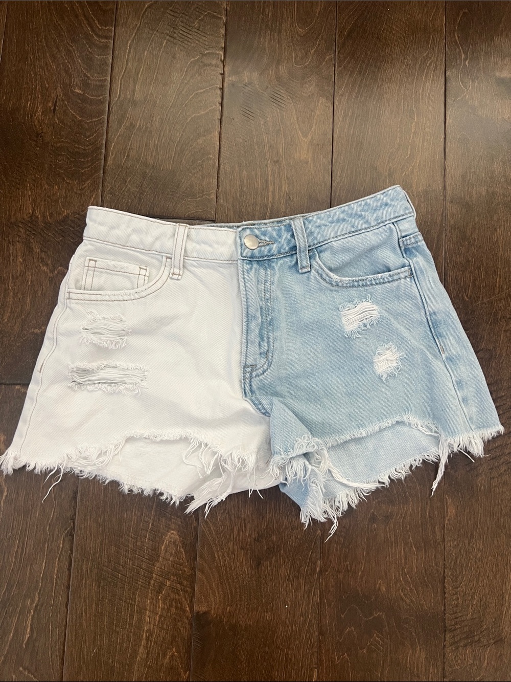 Altar'd State Two-Tone Distressed Jean Shorts - White & Light Blue